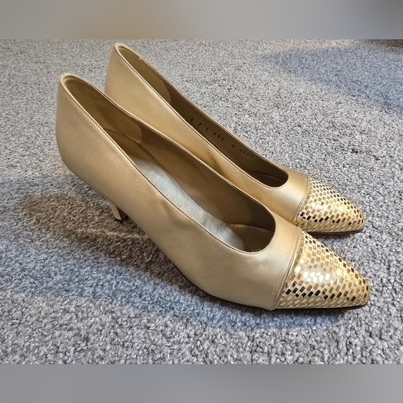 St. John Shoes - St John Made In Italy Gold Satin Sequin Toe Cap Pumps Size 7